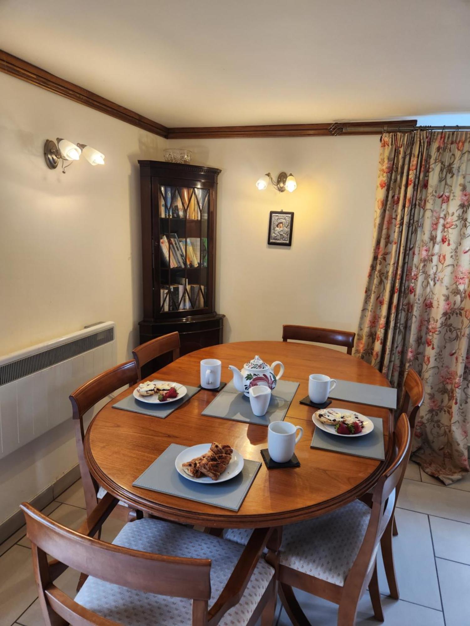 The Old School Caeathro, Snowdon, Eryri And Yr Wydffa Cottages Caernarfon Room photo