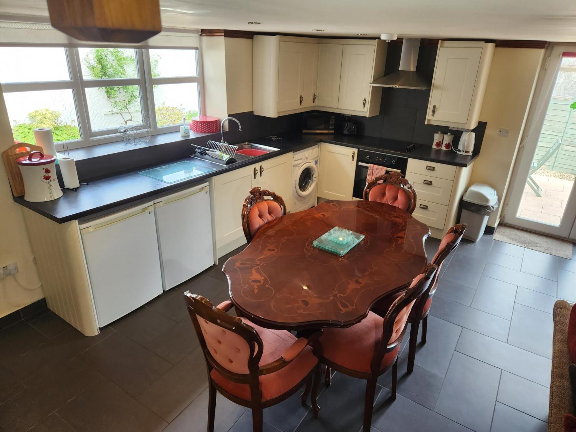 The Old School Caeathro, Snowdon, Eryri And Yr Wydffa Cottages Caernarfon Room photo